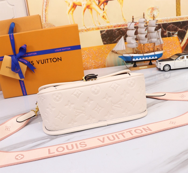 ルイヴィトンバッグ内部構造